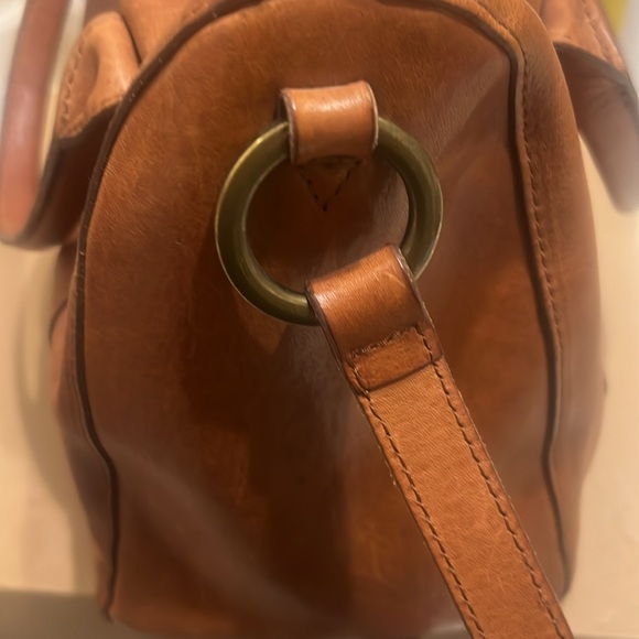 Madewell Tan Leather Shoulder Bag with Structured Design - Picture 4 of 9